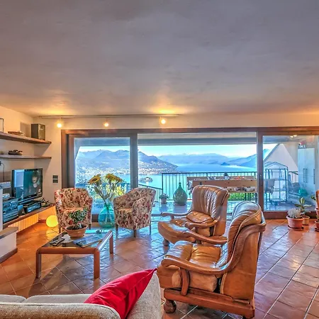 Isola Bella View - Happy