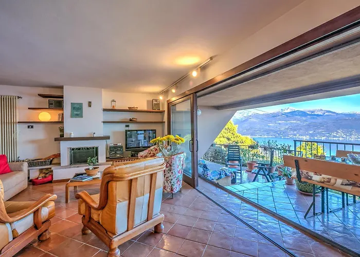 Isola Bella View - Happy